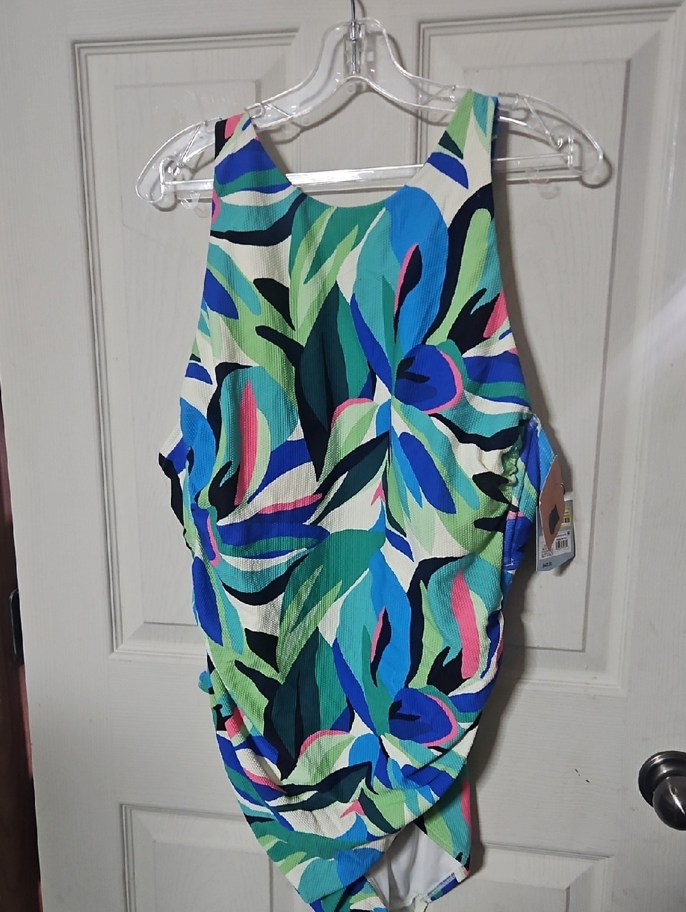 SHADE & SHORE TROPICAL ONE PIECE SWIMSUIT: Multi-colored: NEW WITH TAGS: SIZE 22